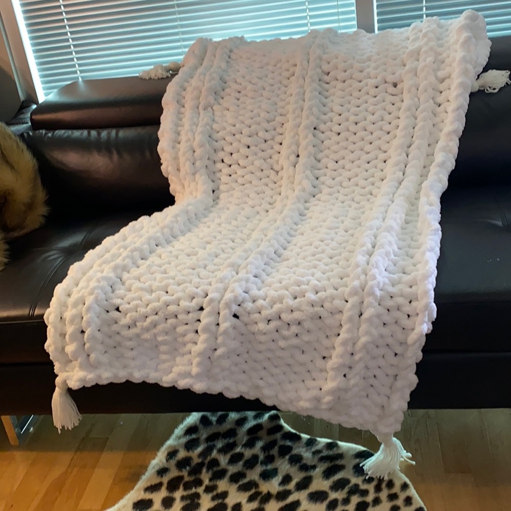 Chenille Throw blanket with TASSELS
